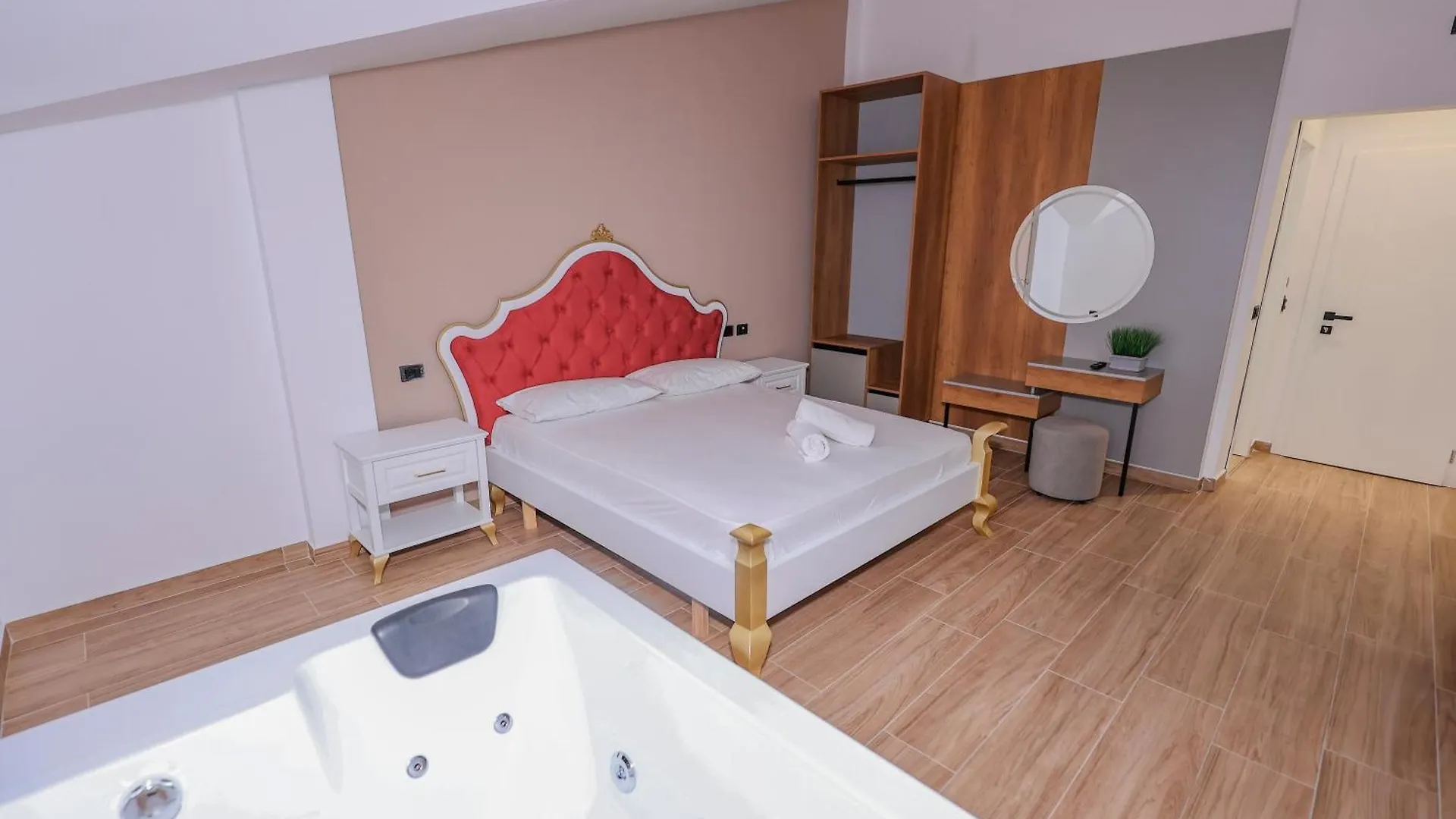 Emar Hotel Tirana 3*,  Albanien
